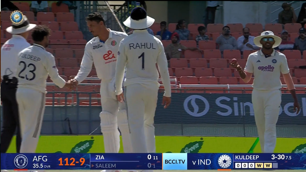 INDvAFG: ఆఫ్ఘ‌నిస్తాన్‌ను దెబ్బ‌తీసిన ఇండియ‌న్ స్పిన్న‌ర్లు..  ఇన్నింగ్స్ 300 ర‌న్స్ తేడాతో భారీ విజ‌యం