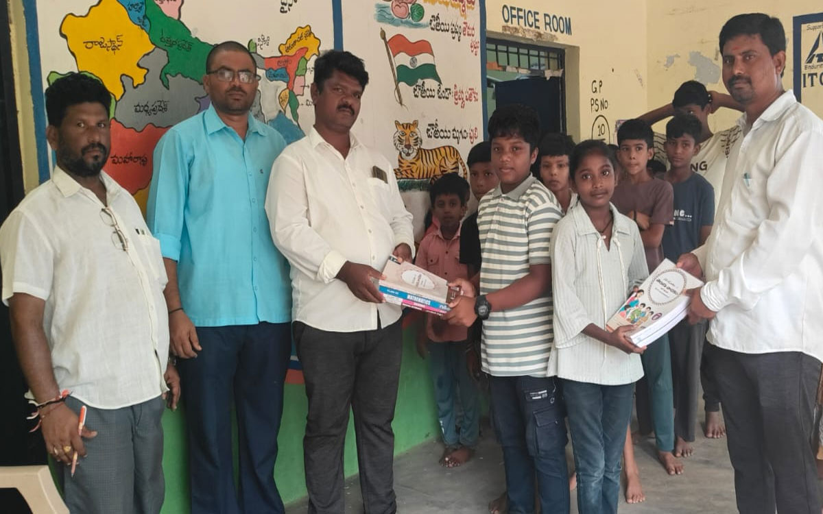 ‘విద్యాభివృద్ధికి ఇర‌వెండి పంచాయతీ పూర్తి సహకారం’