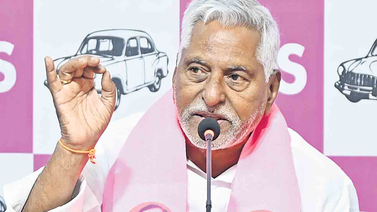 విద్యార్థుల జీవితాలతో సర్కార్‌ చెలగాటం