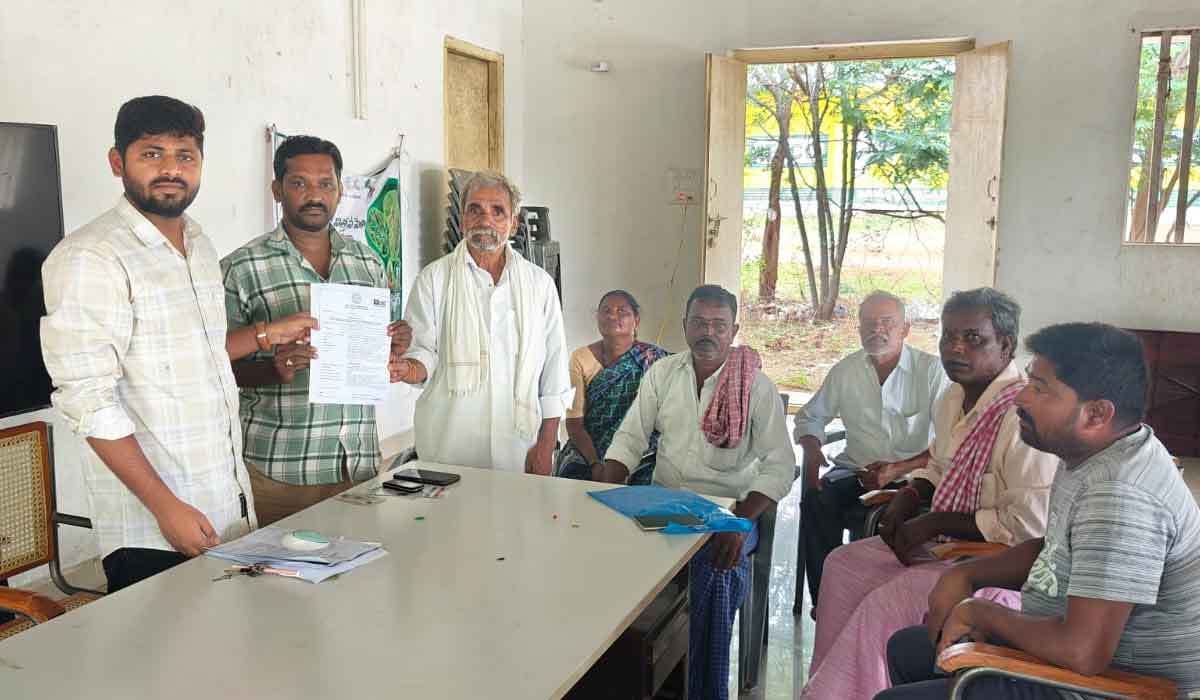 Banswada | రైతులు రైతు భరోసాకు దరఖాస్తు చేసుకోవాలి.. కోనాపూర్‌ ఏఈవో జ్ఞానేశ్వర్‌