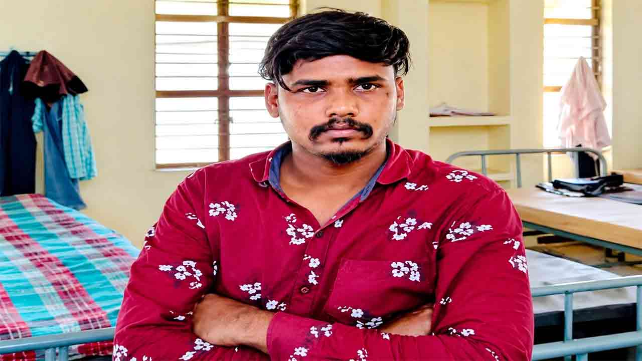 కానిస్టేబుల్ హత్య కేసులో జీవితఖైదు.. పోలీసుల కళ్లుగప్పి పరారైన ఖైదీ