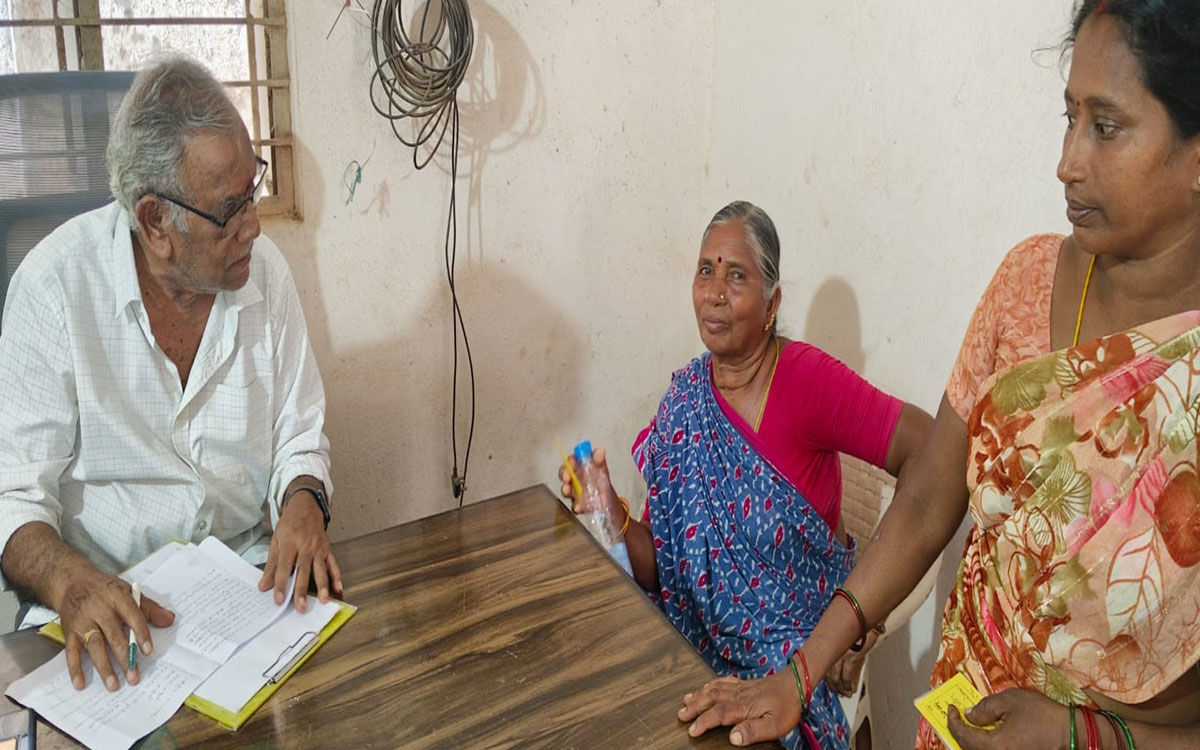కాకర్లలో హోమియో వైద్య శిబిరం