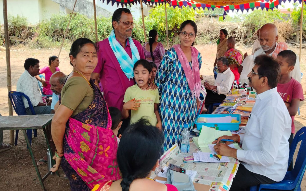 కాకర్లలో హోమియో వైద్య శిబిరం