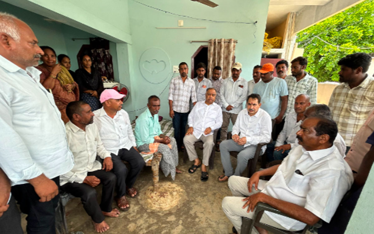 పాలేరు ప్రజలు సుభిక్షంగా ఉండాలి : మాజీ ఎమ్మెల్యే కందాల ఉపేందర్ రెడ్డి