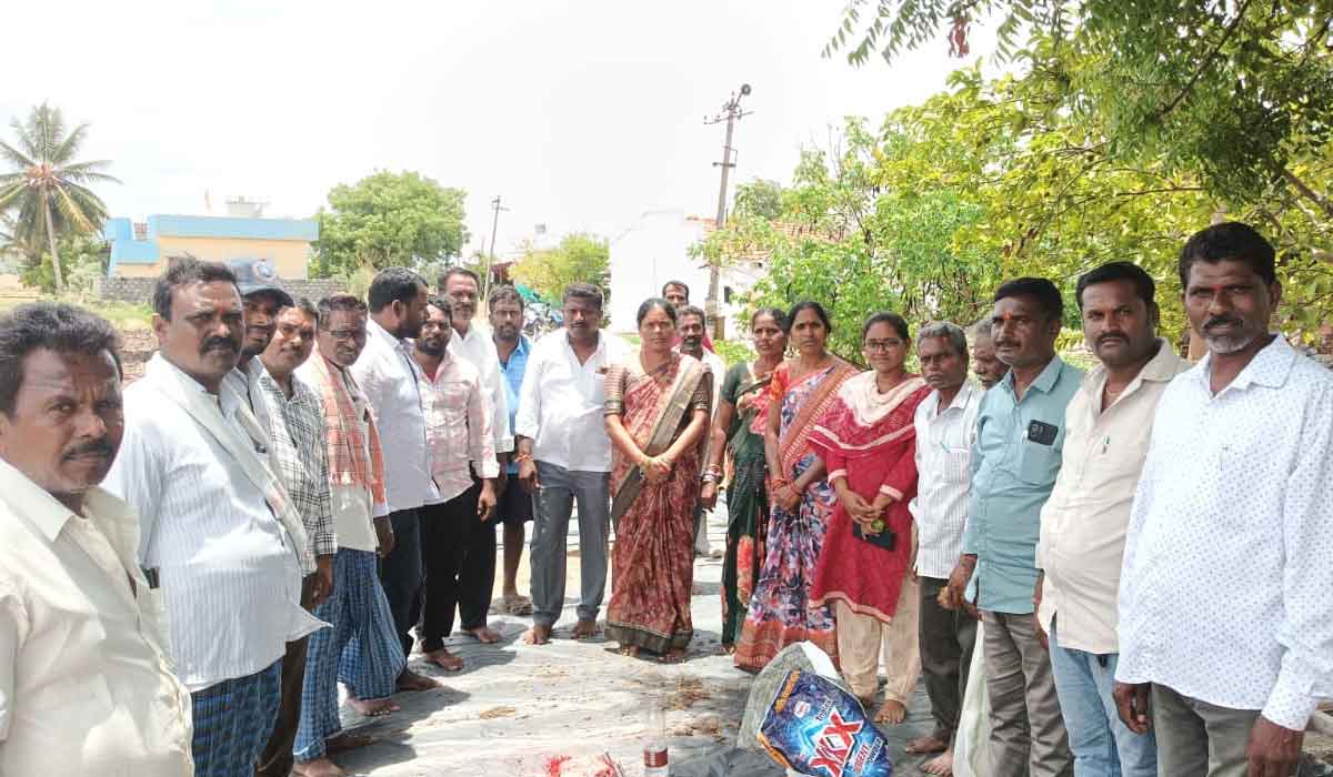 Chigurumamidi | గాగిరెడ్డిపల్లిలో సీసీ రోడ్డు పనులు ప్రారంభం