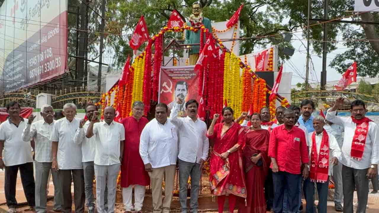 MP Kadiyam Kavya | భగవాన్ దాస్‌ కాజీపేటలో కోచ్ ఫ్యాక్టరీ కోసం కృషి చేశారు : ఎంపీ కడియం కావ్య