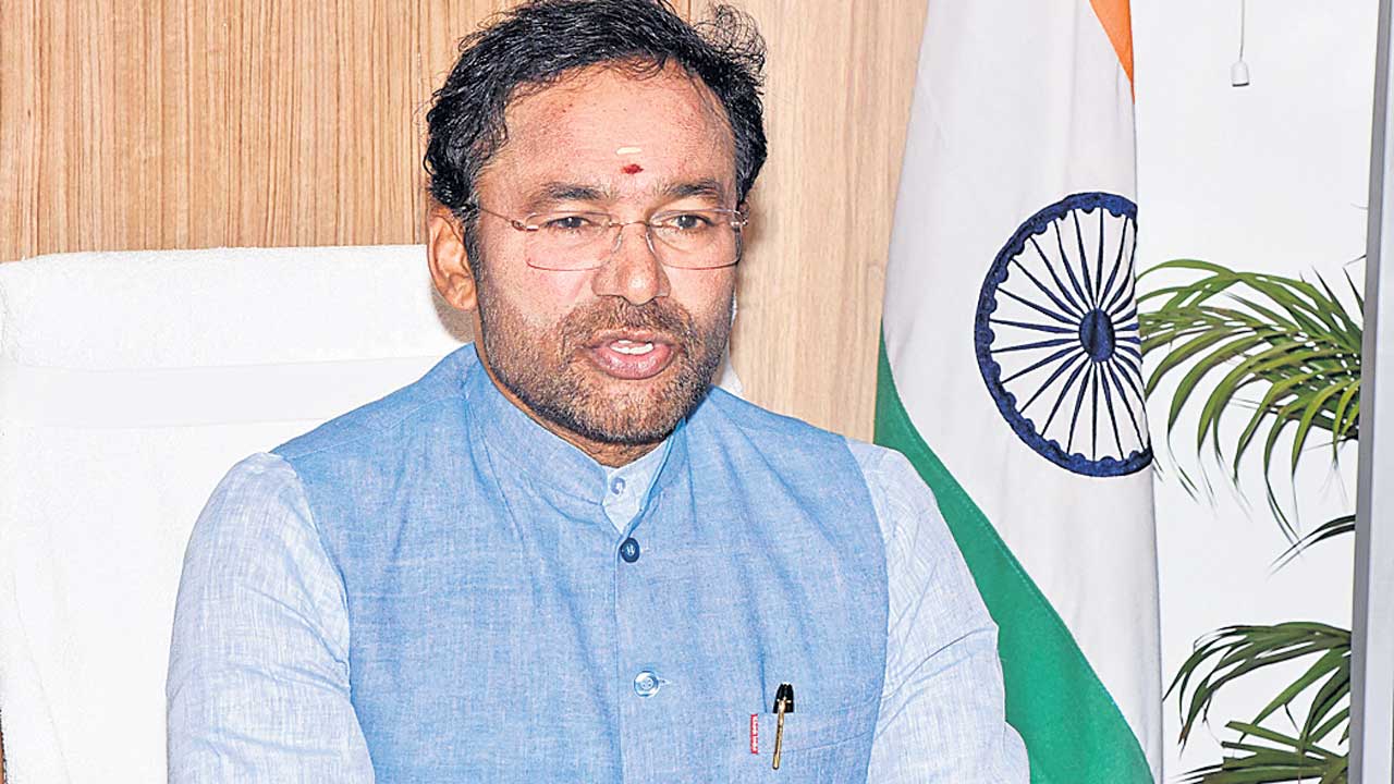 మెట్రో లోన్‌ ఆగడానికి రేవంతే కారణం
