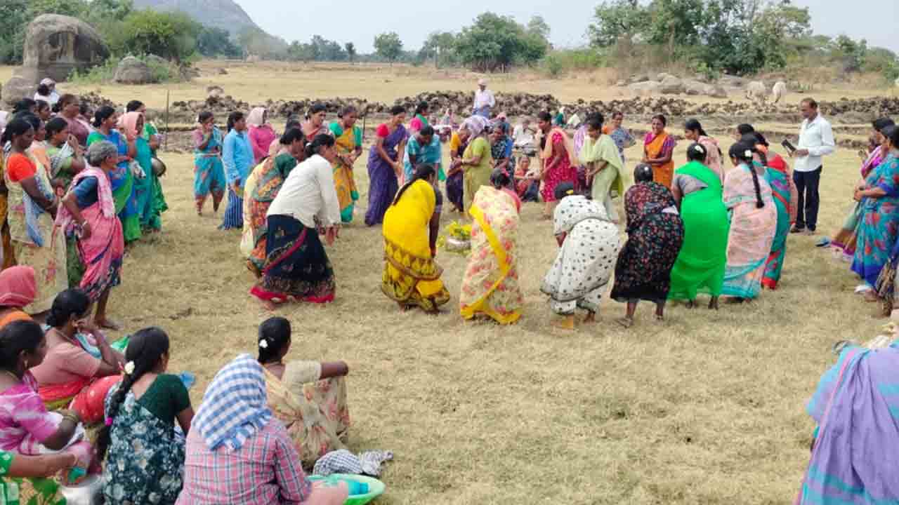 Narsimulapeta | వానలు కురువాలి ఊయ్యాలో.. చెరువులు నిండాలి ఉయ్యాలో