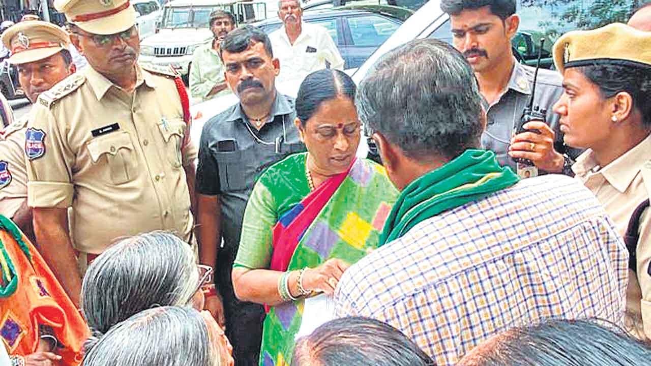 కాలుష్యం కమ్మేసింది