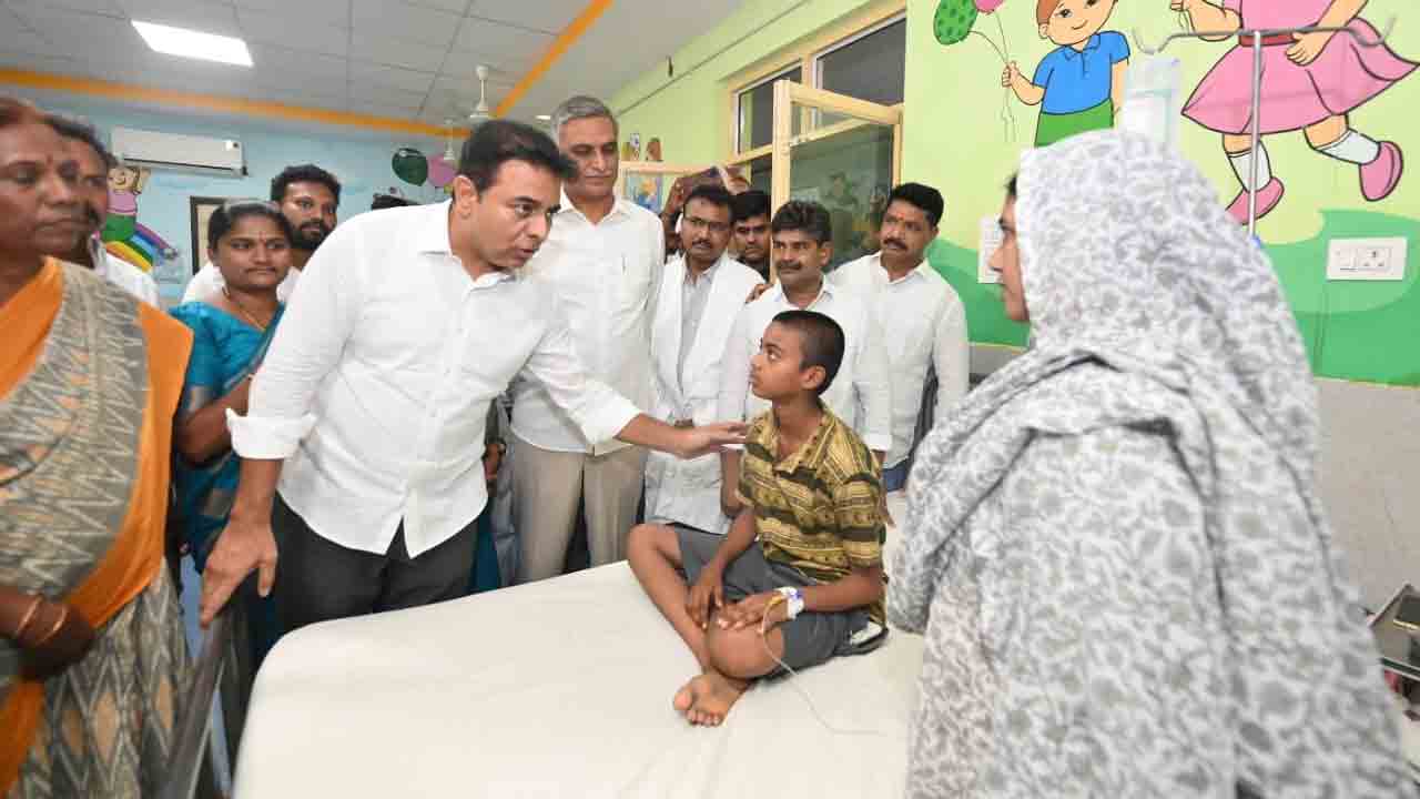 KTR | పానీపూరి బాధిత చిన్నారులను పరామర్శించిన కేటీఆర్‌, హరీశ్‌ రావు.. వీడియో