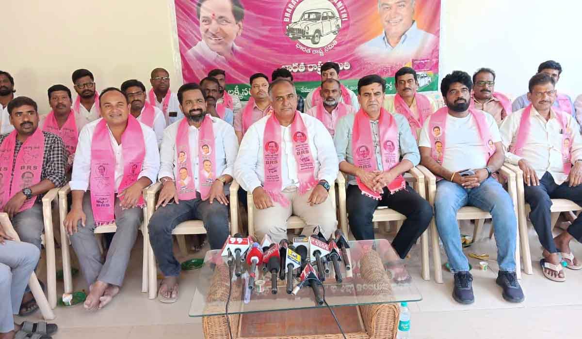 Vemulawada | రాజన్న గుడి వైభవాన్ని తగ్గిస్తున్న ఆది శ్రీనివాస్‌.. బీఆర్‌ఎస్‌ వేములవాడ నియోజకవర్గ ఇన్‌చార్జి లక్ష్మీనరసింహారావు