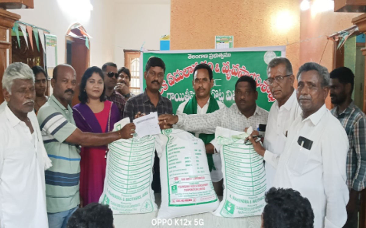 పచ్చిరొట్ట ఎరువులతో బహుళ ప్రయోజనాలు : ఏదులాపురం సొసైటీ చైర్మన్ లక్ష్మణ్ నాయక్