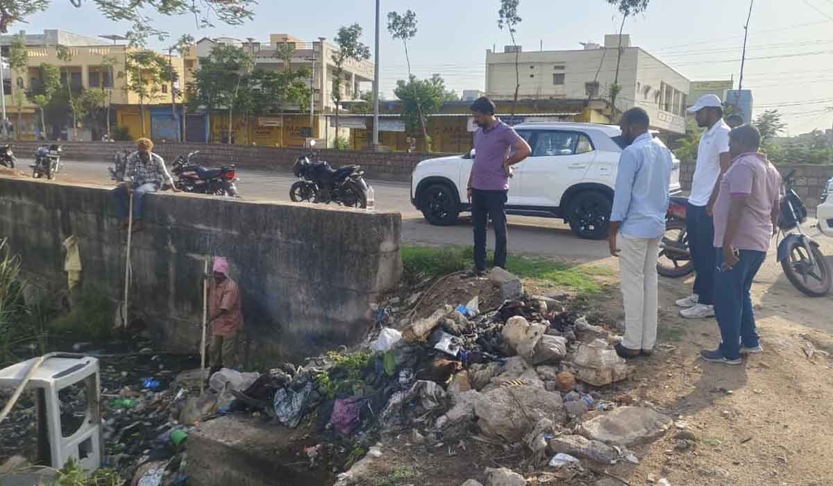 Vemulawada | వేములవాడలో పారిశుద్ధ్య పనుల ఆకస్మిక తనిఖీ