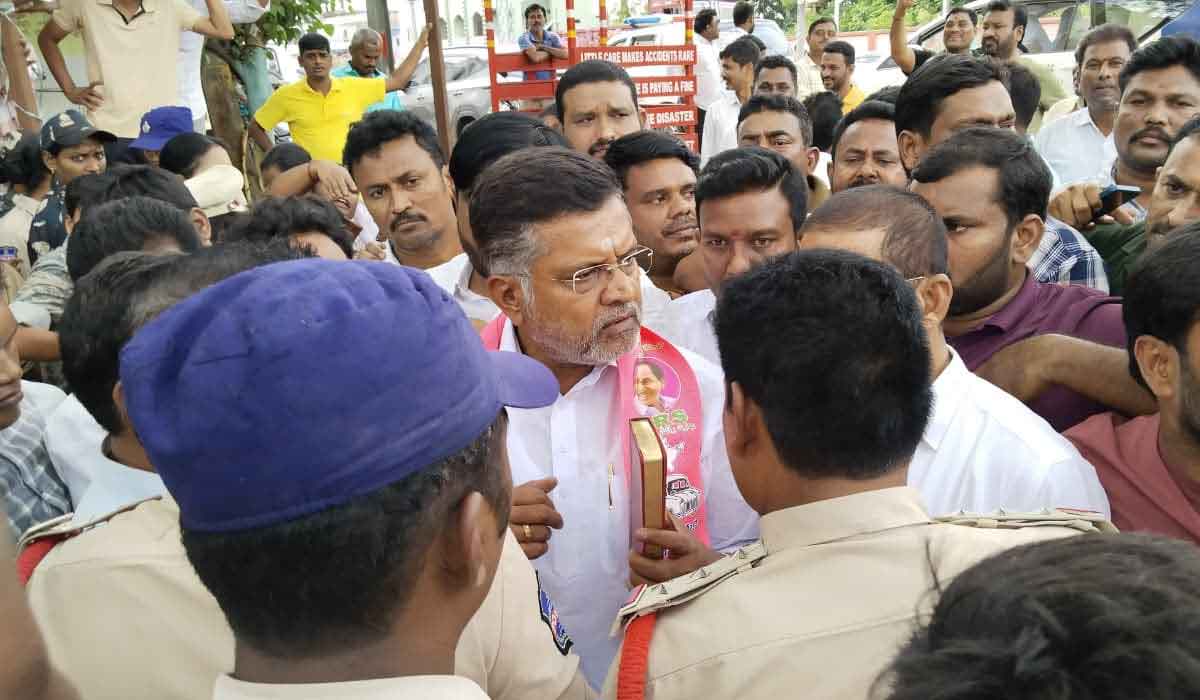 Putta Madhukar | అధికారం వస్తే సమాజాన్ని అణిచివేస్తున్న దుద్దిళ్ల శ్రీధర్‌.. మంథని మాజీ ఎమ్మెల్యే పుట్ట మధూకర్‌