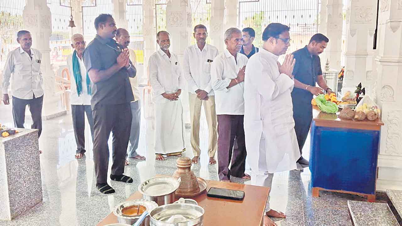 విఠలేశ్వరస్వామి ఆలయంలో బిగాల పూజలు