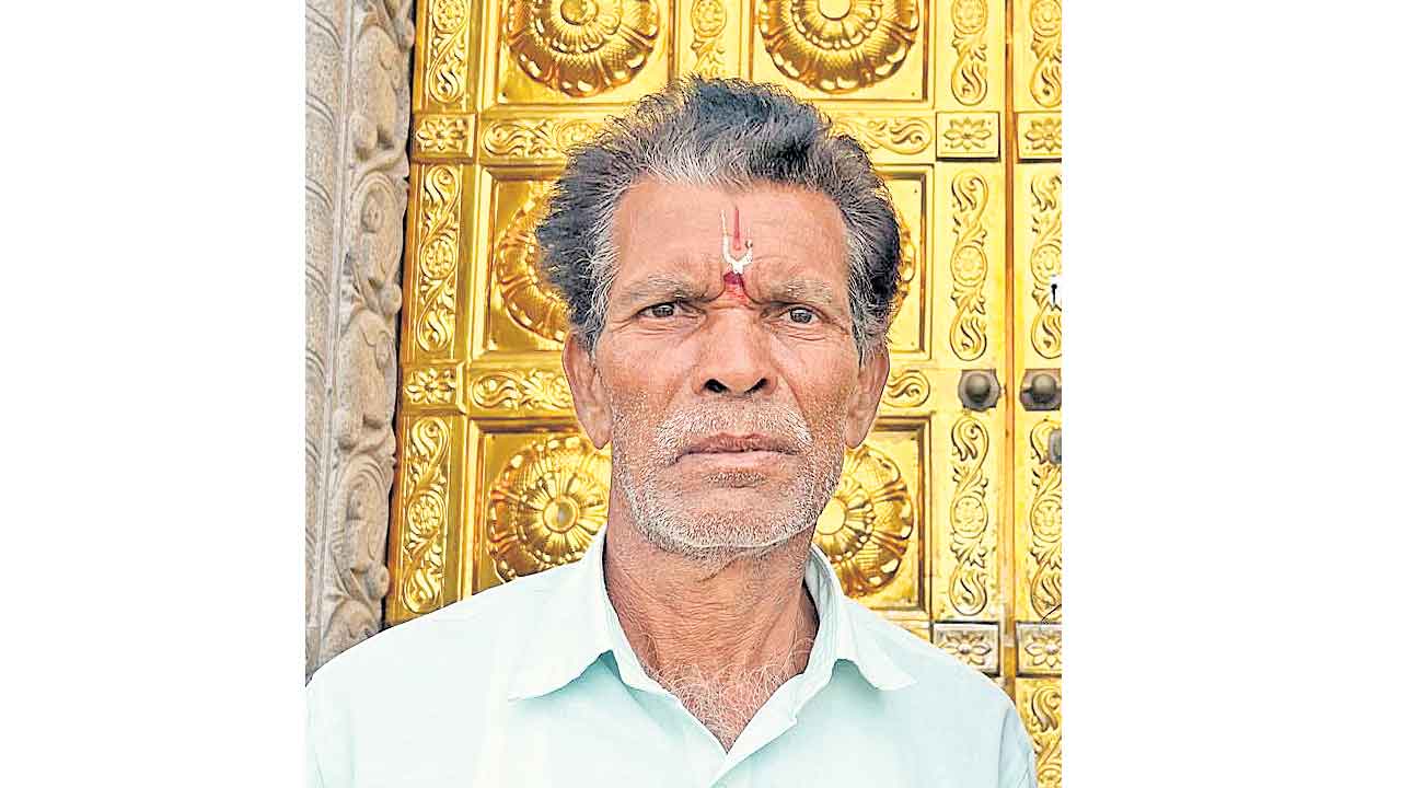 వరికొయ్య మంటలంటుకొని రైతు మృతి