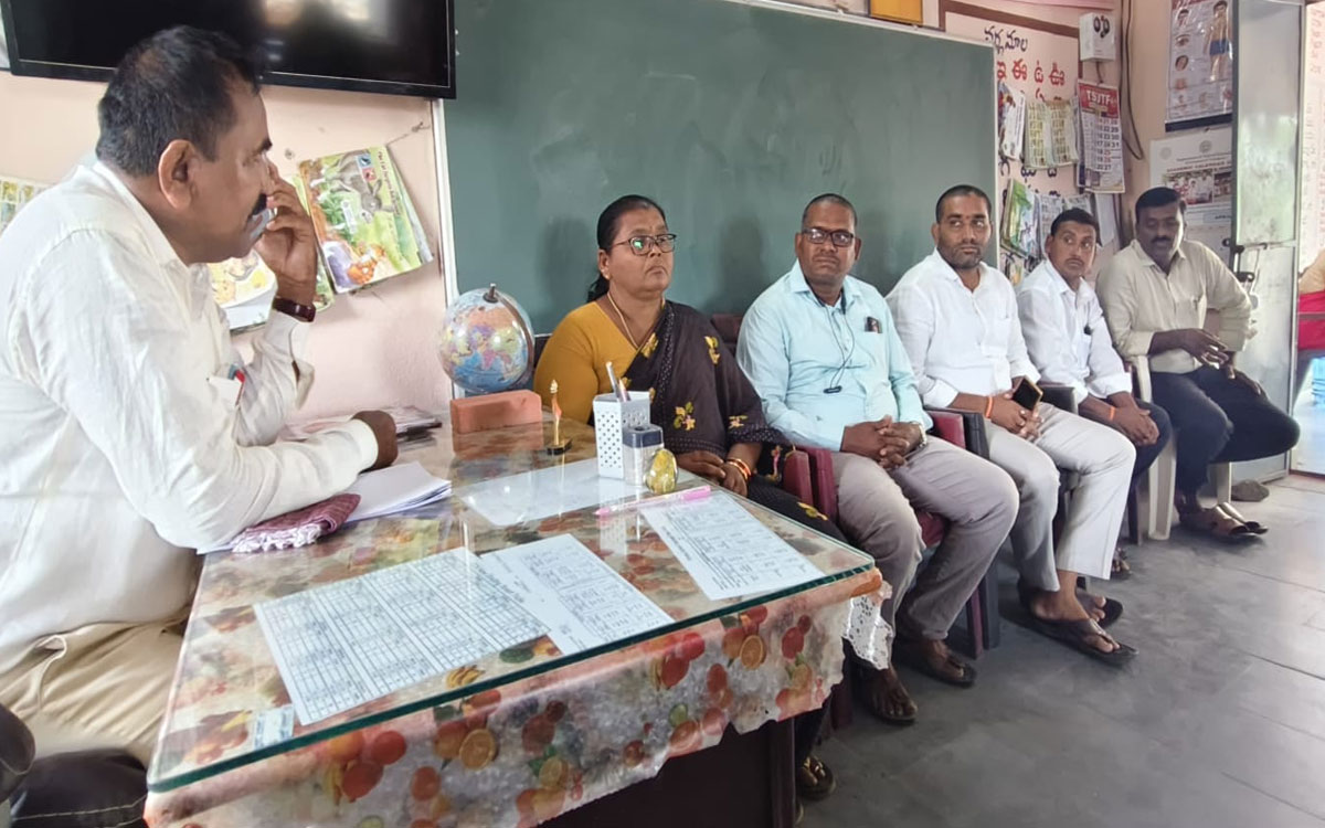 హరిజన చెర్రి ప్రభుత్వ పాఠశాల భూమి ఆక్రమణ