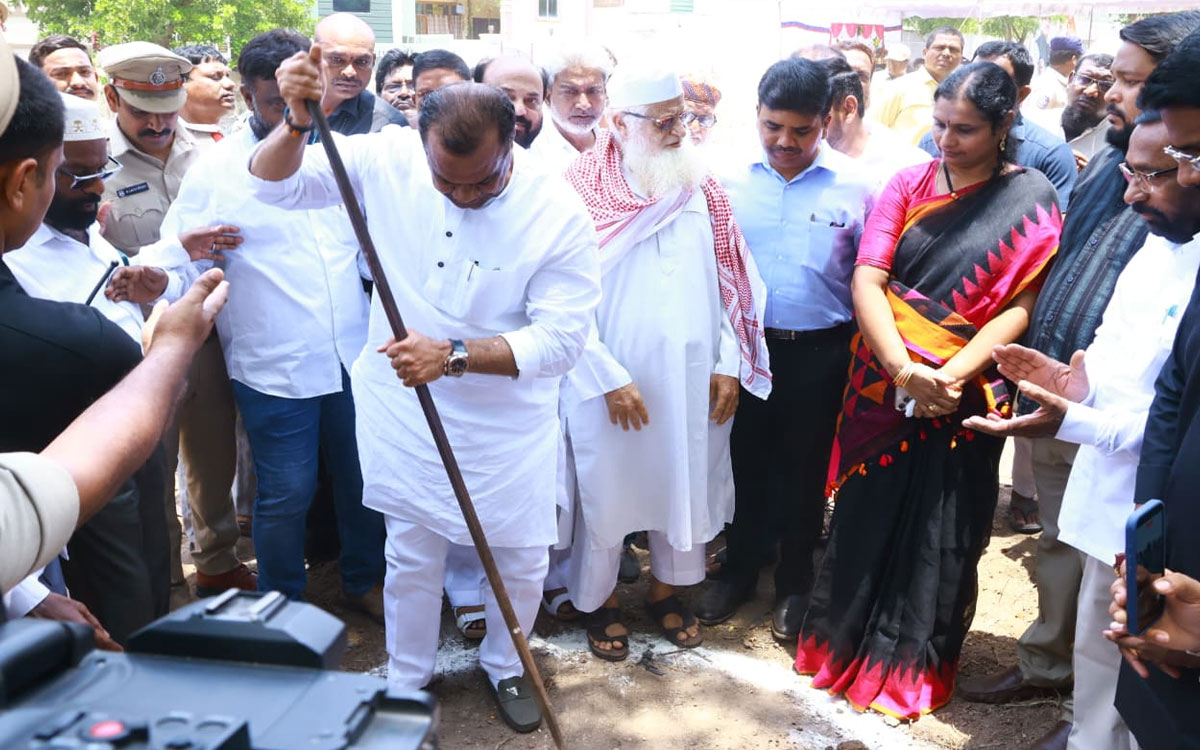నాణ్యమైన విద్య అందించేందుకు ప్రభుత్వం కృషి : మంత్రి కోమటిరెడ్డి వెంకటరెడ్డి