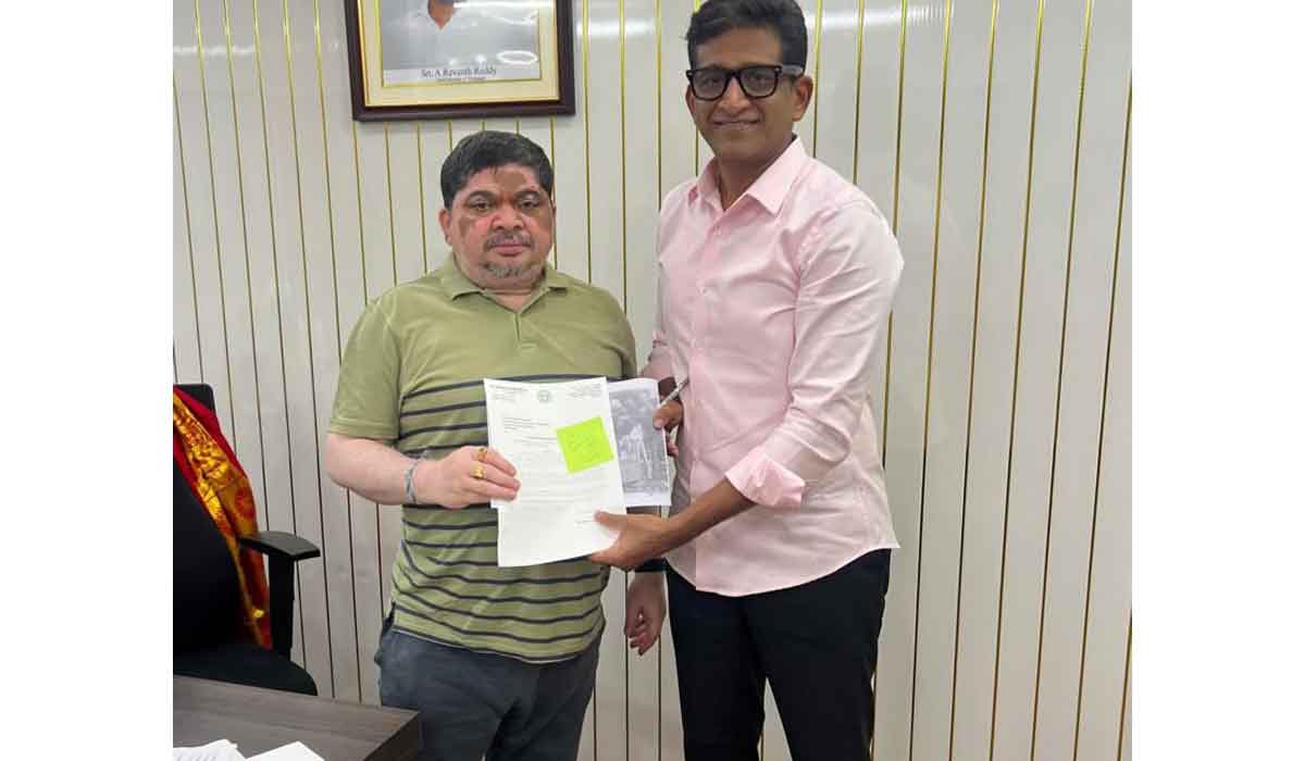 MLA Dr. Kalvakuntla Sanjay | కోరుట్ల లో ఫైర్ స్టేషన్ ఏర్పాటు చేయాలి.. మంత్రి పొన్నంకు వినతిపత్రం అందజేసిన కోరుట్ల ఎమ్మెల్యే డాక్టర్ కల్వకుంట్ల సంజయ్