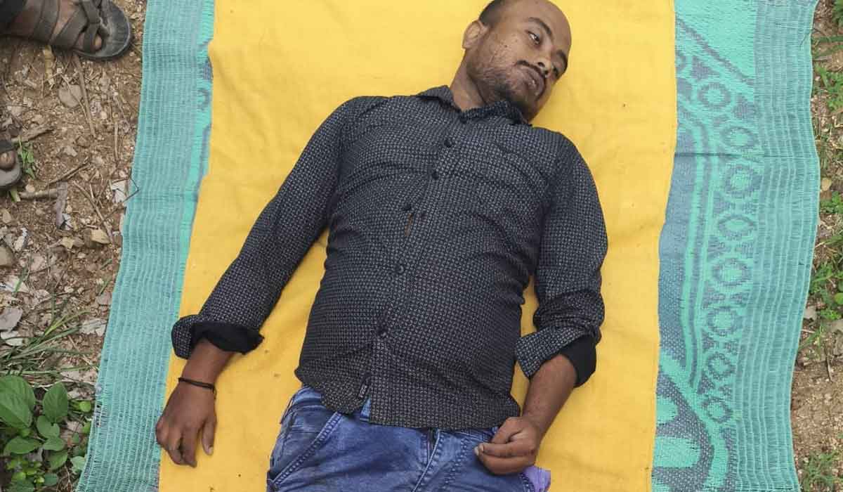 Hanging | ఉద్యోగం రాలేదని, ఇల్లు లేదనే మనస్థాపనతో ఉరివేసుకొని యువకుడి మృతి