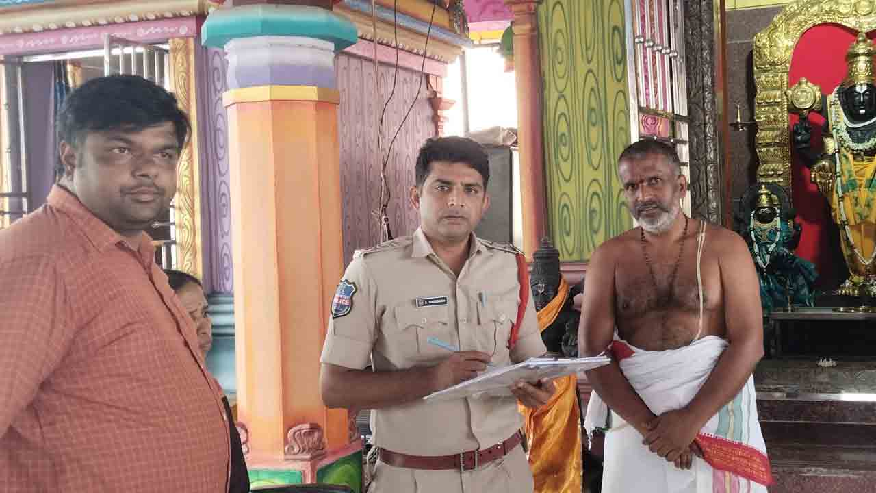నిజామాబాద్‌ జిల్లా కేంద్రంలో దొంగల హల్‌చల్‌.. అర్ధరాత్రి ఆలయంలో దోపిడీకి యత్నం