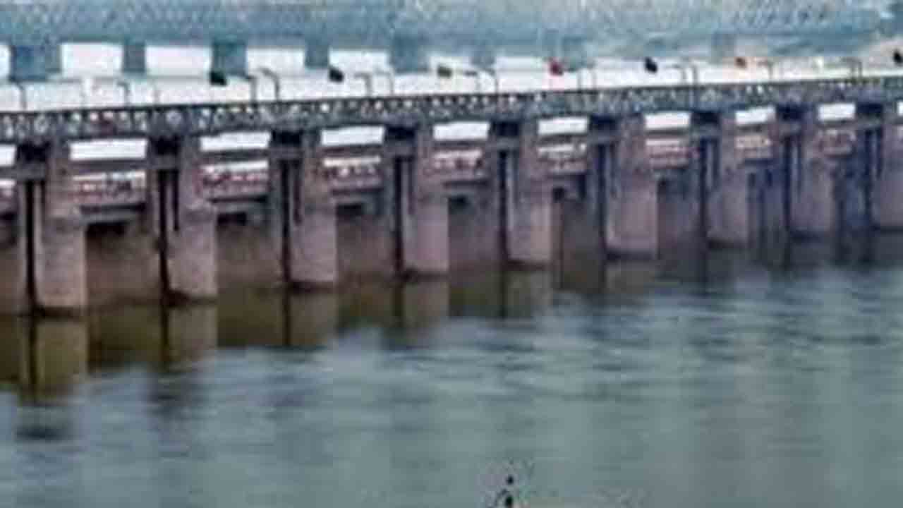 పాలమూరుపై ప్రేలాపనలు