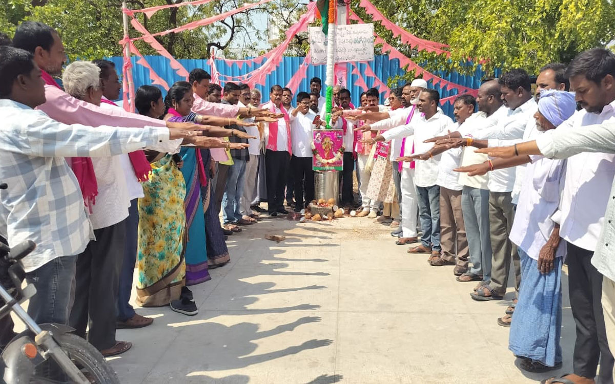 వ్యతిరేకుల కుట్రల నుండి తెలంగాణ అస్తిత్వాన్ని పరిరక్షించుకుందాం : పల్లె రవికుమార్ గౌడ్