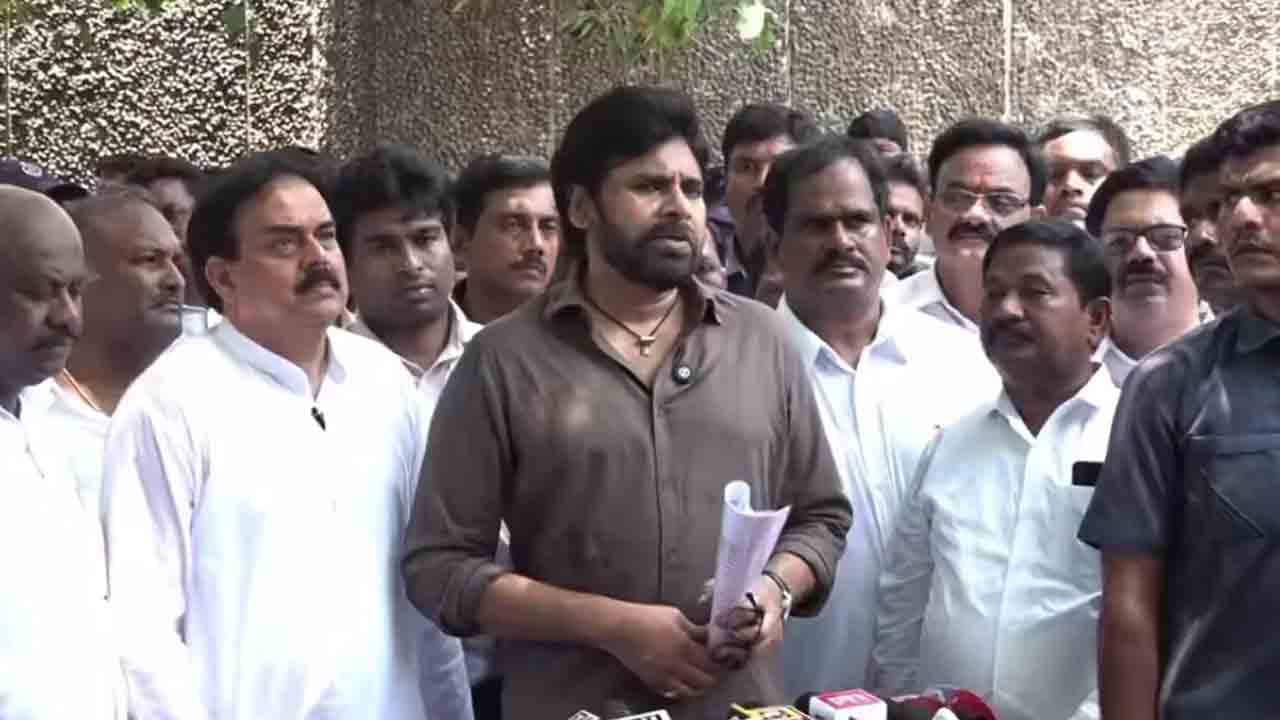 Pawan Kalyan | స్టీల్ ప్లాంట్‌లో నిర్వహణ లోపంపై ప్రశ్న.. నాకు అనుభవం లేదంటూ బదులిచ్చిన పవన్ కళ్యాణ్!