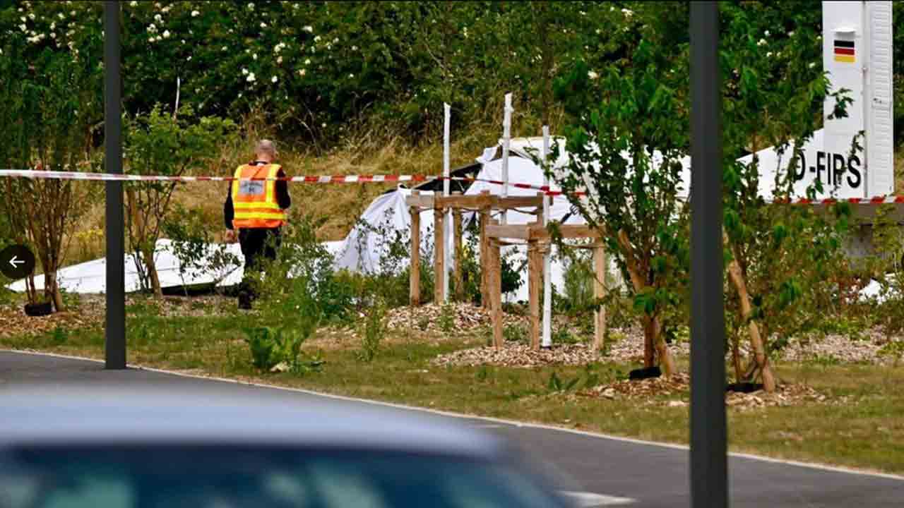 plane crashes in France | ఫ్రాన్స్‌లో కూలిన విమానం.. 11 మంది మృతి