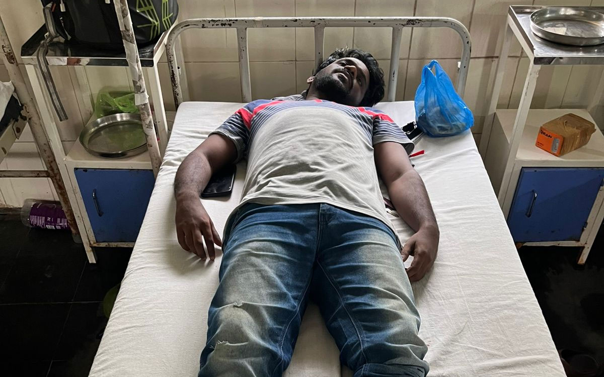 కోతుల దాడిలో పోస్టుమ్యాన్‌కు గాయాలు