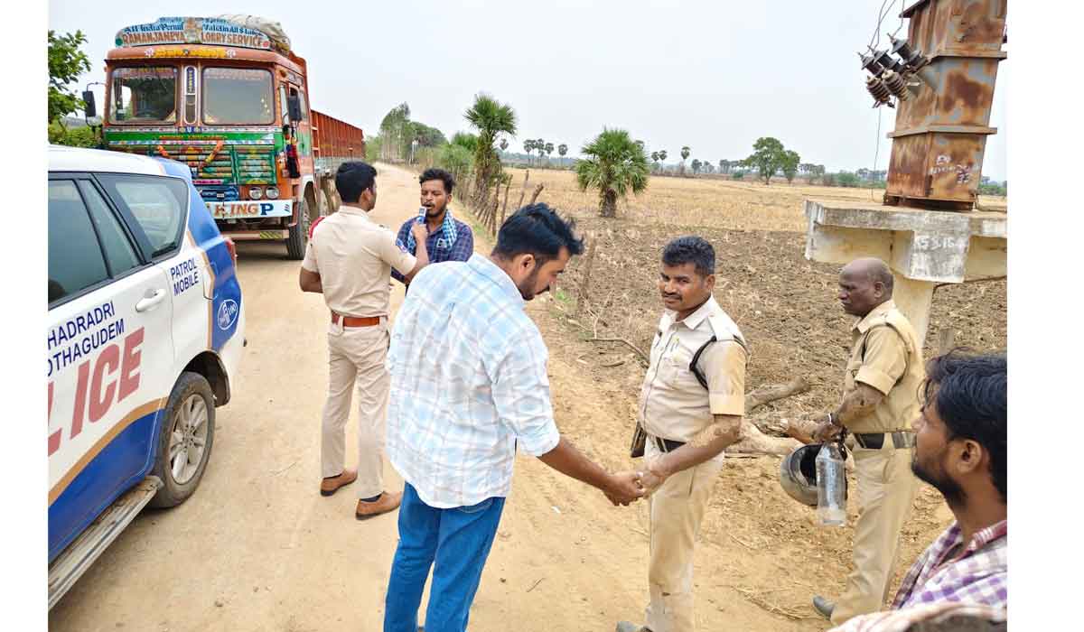 Sompalli | సోంపల్లి ఇసుక ర్యాంపులో అక్రమ ఇసుక రవాణా.. లారీలను అడ్డుకున్న స్థానికులపై దాడి..?