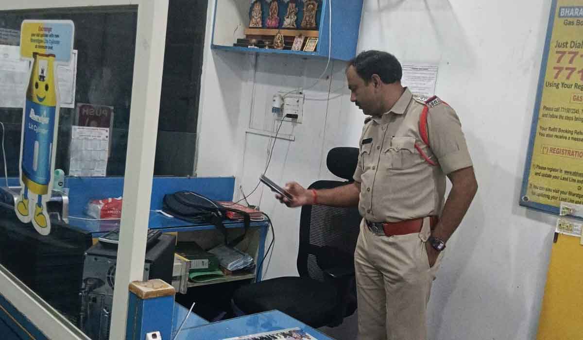 Theft | నిజామాబాద్‌లో గ్యాస్ ఏజెన్సీలో చోరీ.. కేసు నమోదు చేసిన పోలీసులు