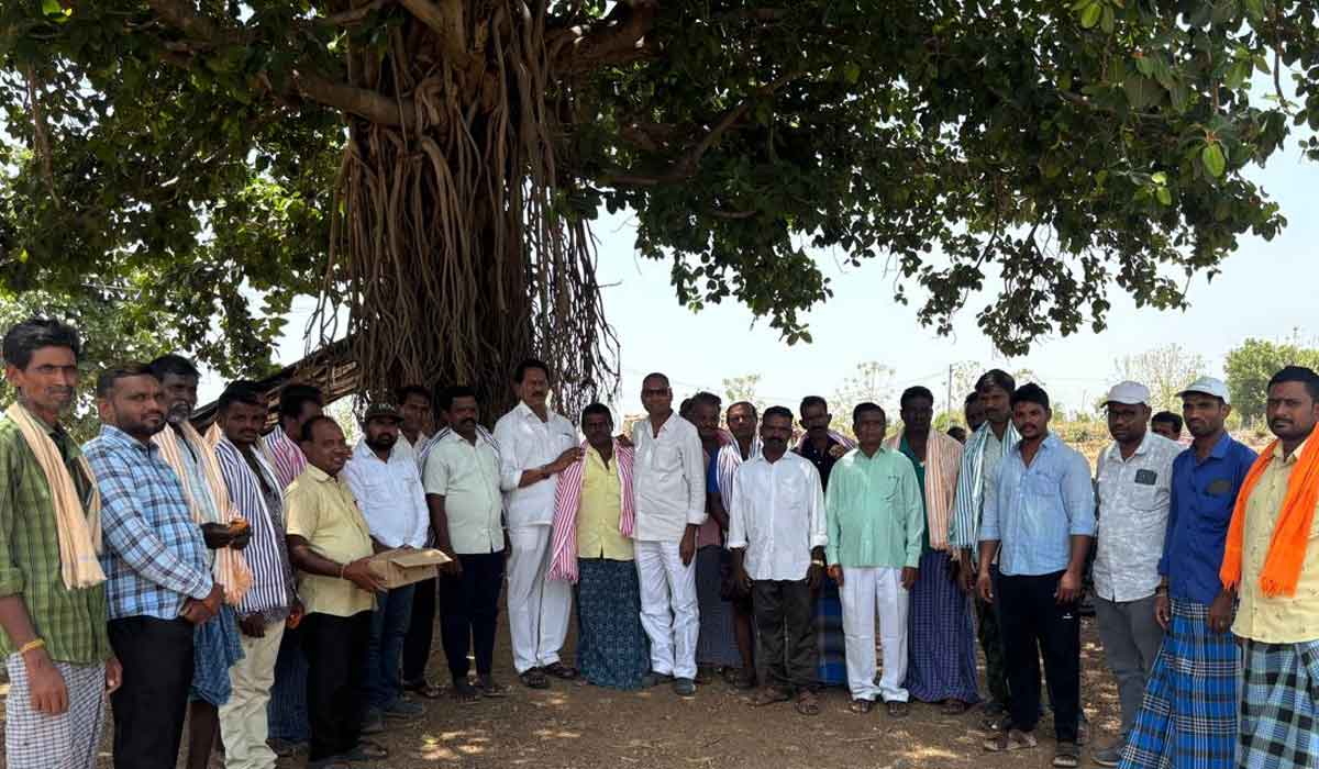 Sarangapur | ధాన్యం కొనుగోల్లు పూర్తి కావడంతో తుంగూర్‌లో హమాలీలకు సన్మానం