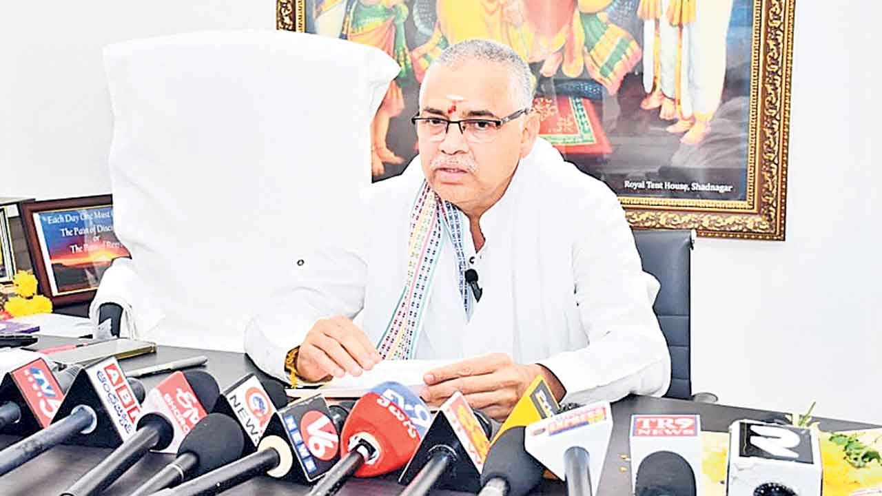 యాదగిరిగుట్ట ఈవో పదవీ కాలం పొడిగింపు