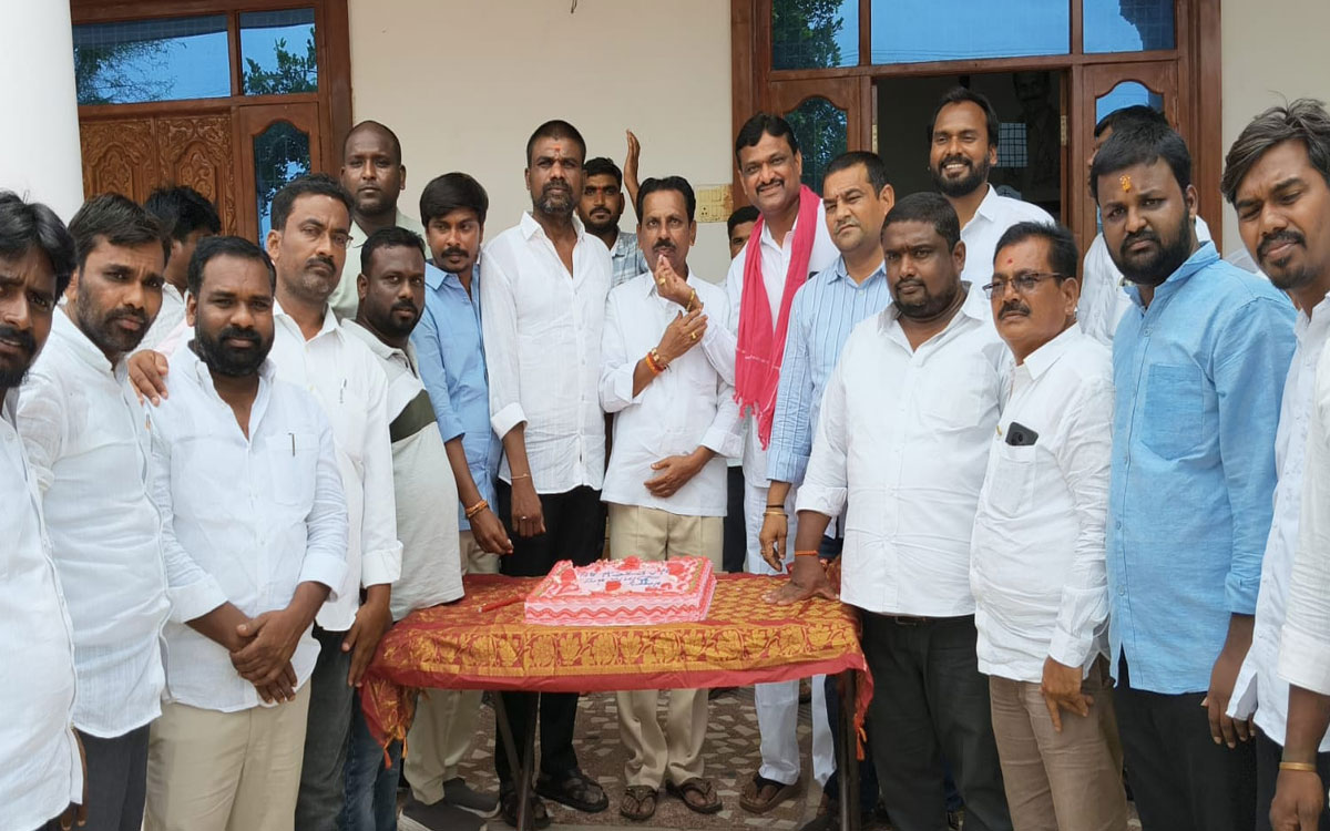 నిబద్ధత, నిస్వార్థ సేవకు చిరునామా మాజీ మంత్రి హరీశ్ రావు