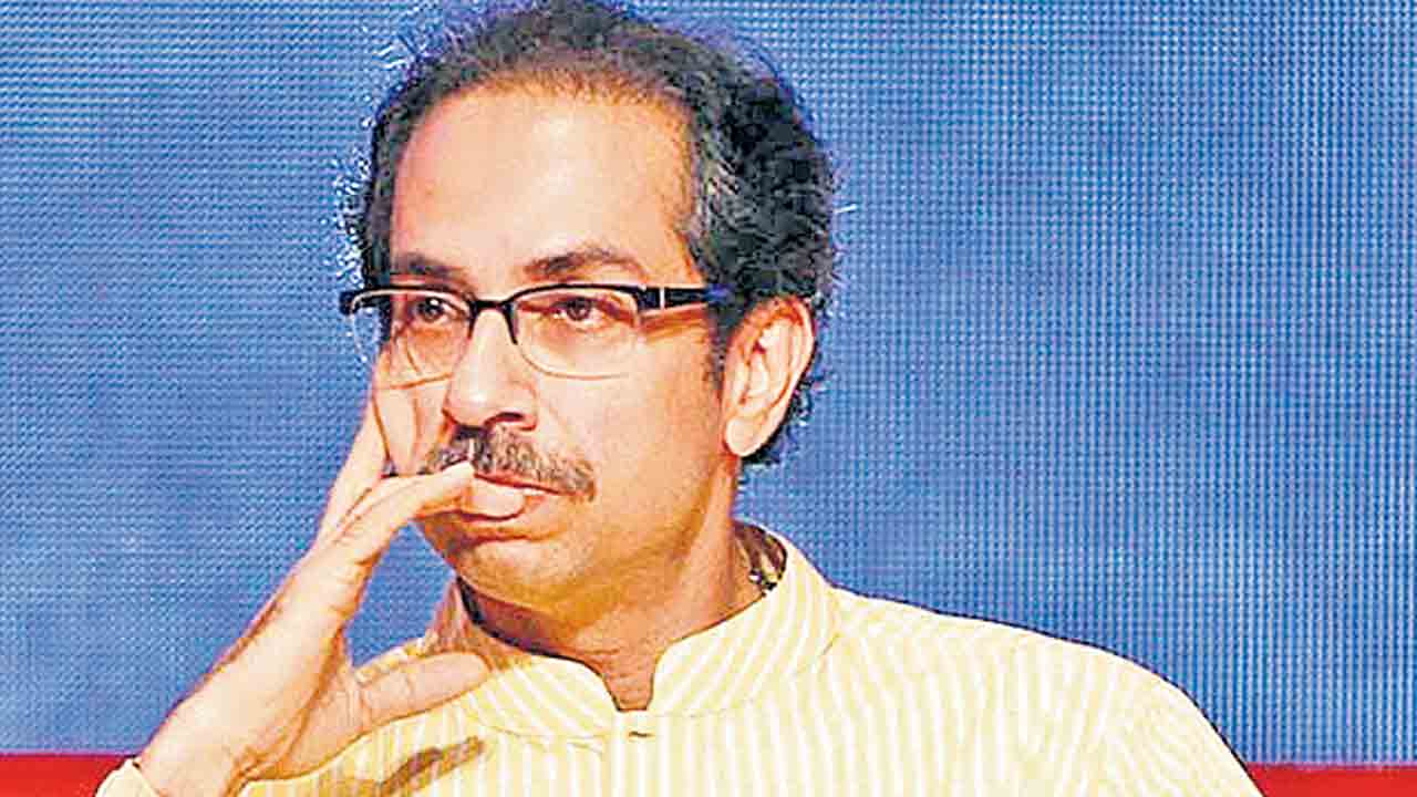 ఉద్ధవ్‌ శివసేనలో మరో చీలిక.. ఏక్‌నాథ్‌ షిండే వర్గంలో చేరిన ఆరుగురు రెబల్‌ ఎంపీలు