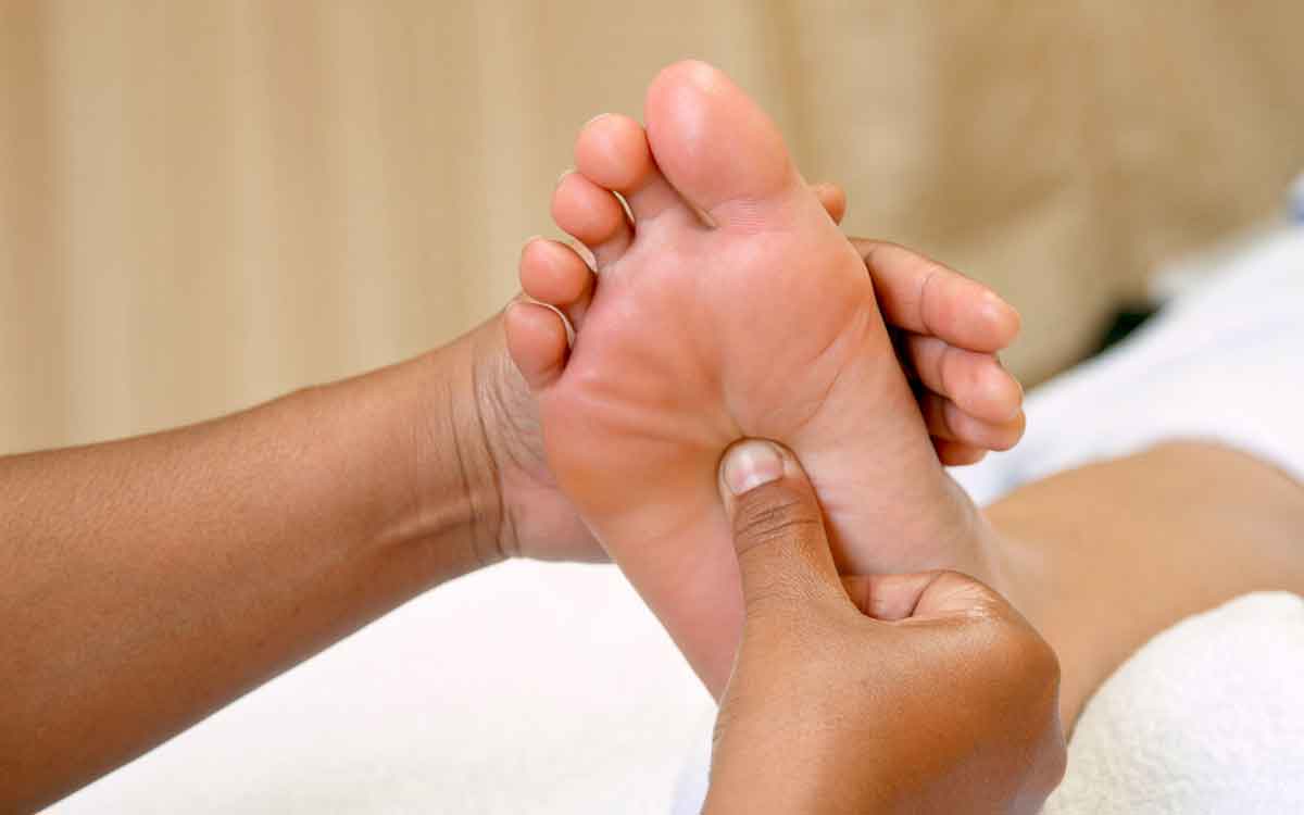 Reflexology | రిఫ్లెక్సాల‌జీ నిజంగానే వ్యాధుల‌ను త‌గ్గిస్తుందా.. దీని వ‌ల్ల ఎలాంటి ప్ర‌యోజ‌నాలు ఉంటాయి..?