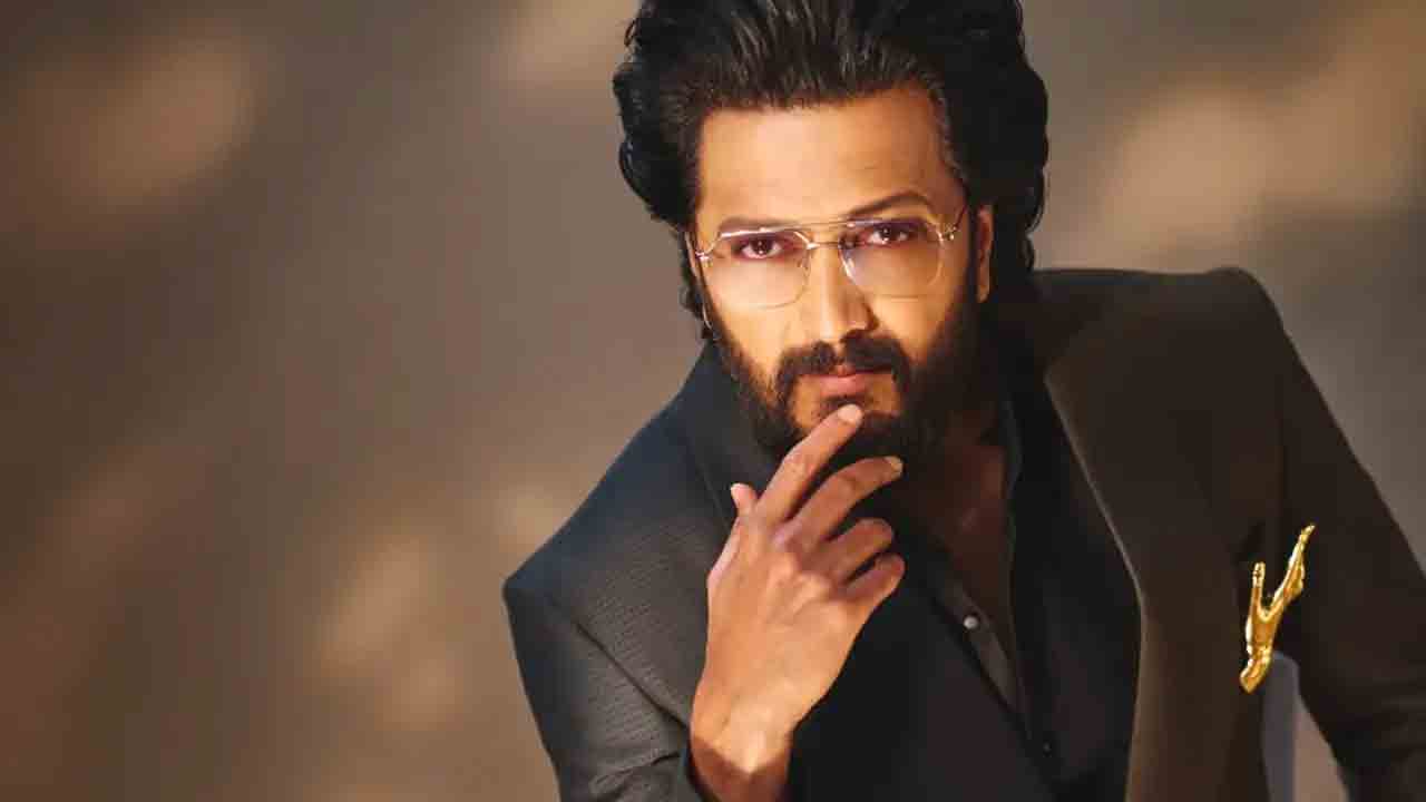 Riteish Deshmukh | శివాజీ టీషర్ట్ వేసుకుని చిక్కుల్లో పడ్డ రితేష్ దేశ్‌ముఖ్.. నెటిజన్ల ఆగ్రహంతో క్షమాపణలు!