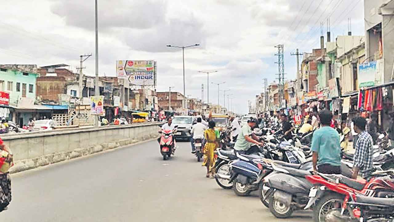 హుస్నాబాద్‌లో ట్రాఫికర్‌