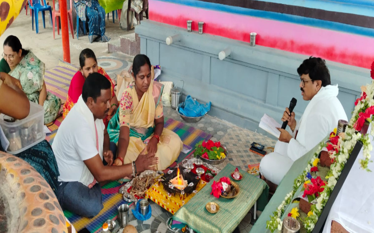 ఘ‌నంగా గ్రామ సేవా యజ్ఞం