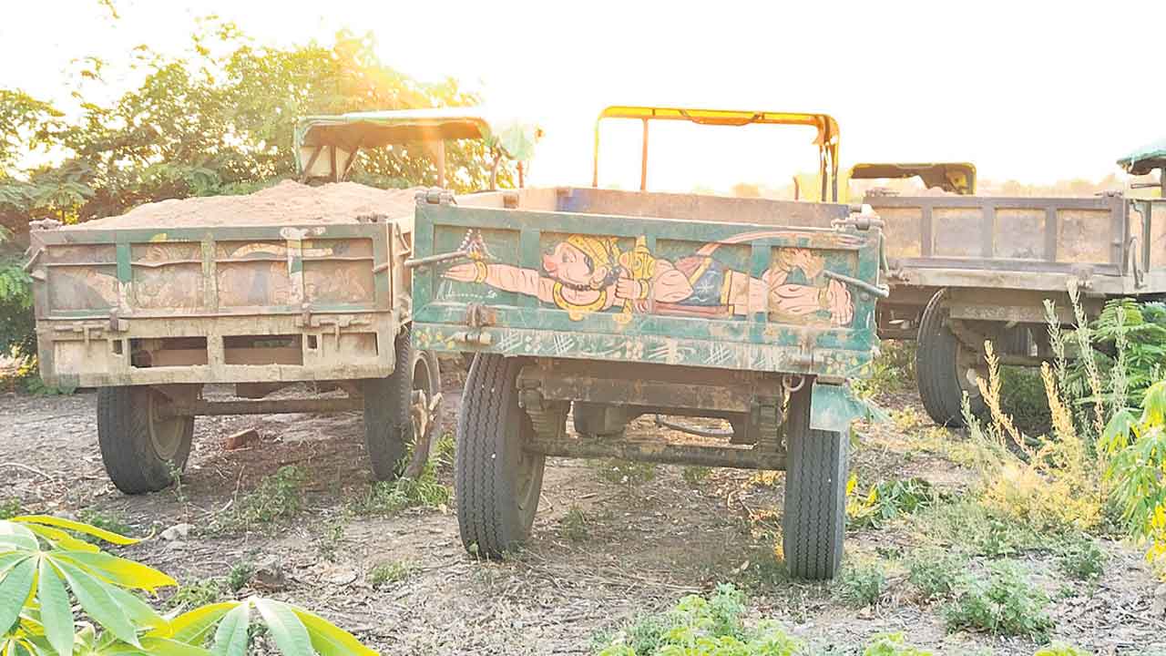 చీతా జోరు.. ఇసుకాసురులు బేజారు