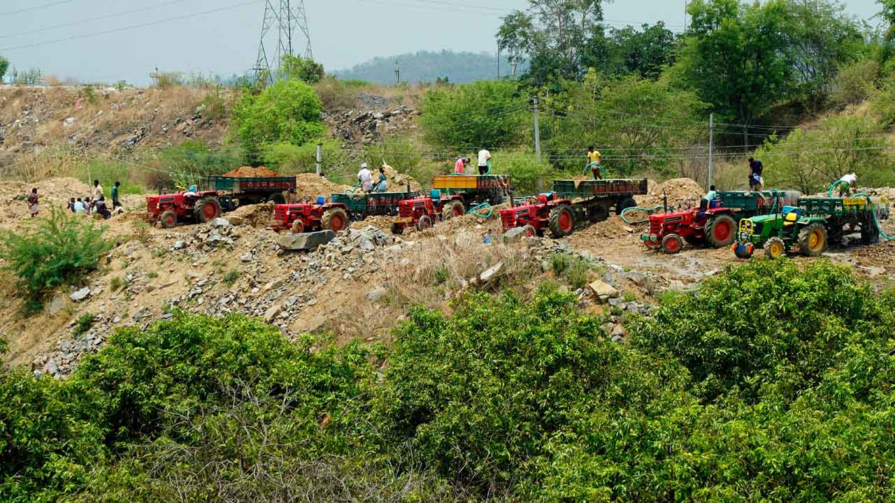 కొల్లాపూర్‌లో ఫిల్టర్‌ ఇసుక జోరు