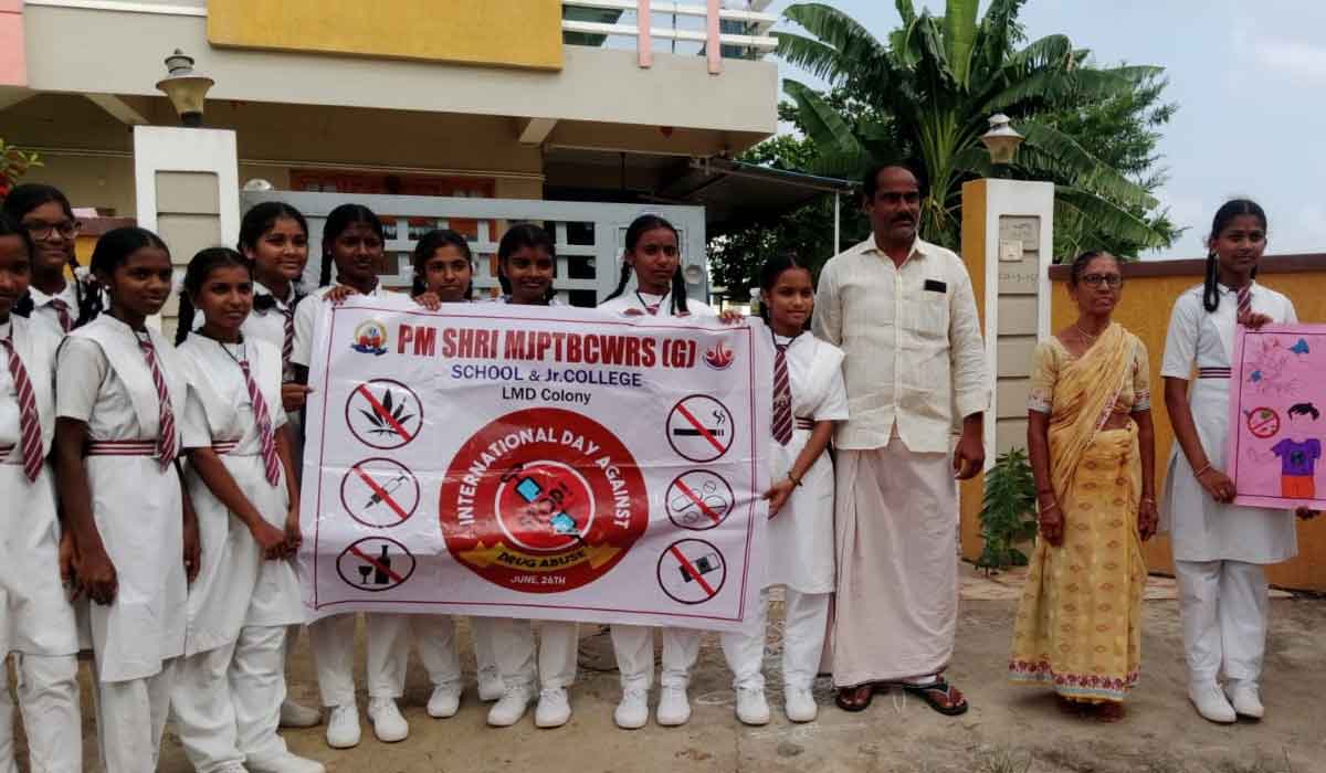 Thimmapur | అంకుల్.. మాదకద్రవ్యాలు వద్దు.. తిమ్మాపూర్‌లో విద్యార్థులు వినూత్న ప్రచారం