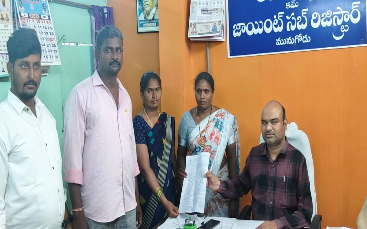 ‘దళిత సర్పంచ్ అయినందుకే ఇబ్బందులు పెడుతున్నారు’