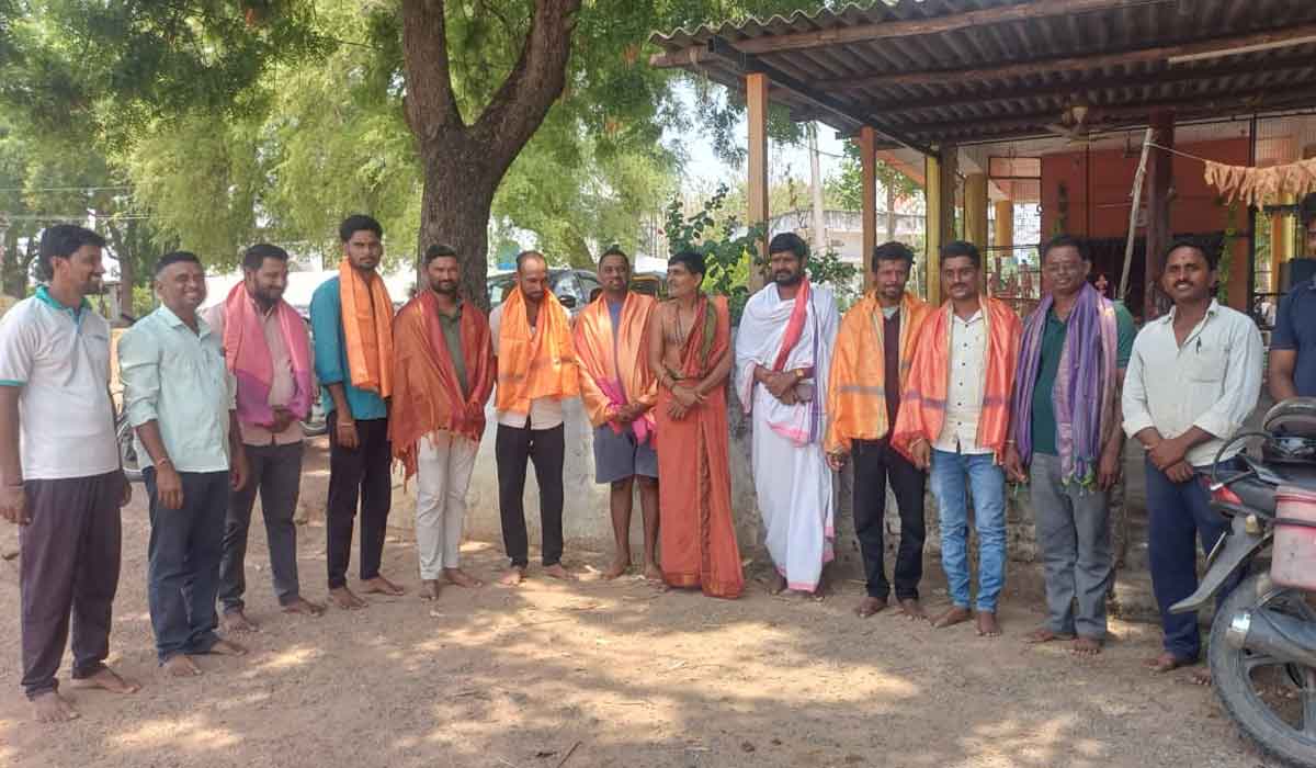 Kalavasrirampur | మడిపల్లిలో దేవాలయ నూతన కమిటీ ఎన్నిక