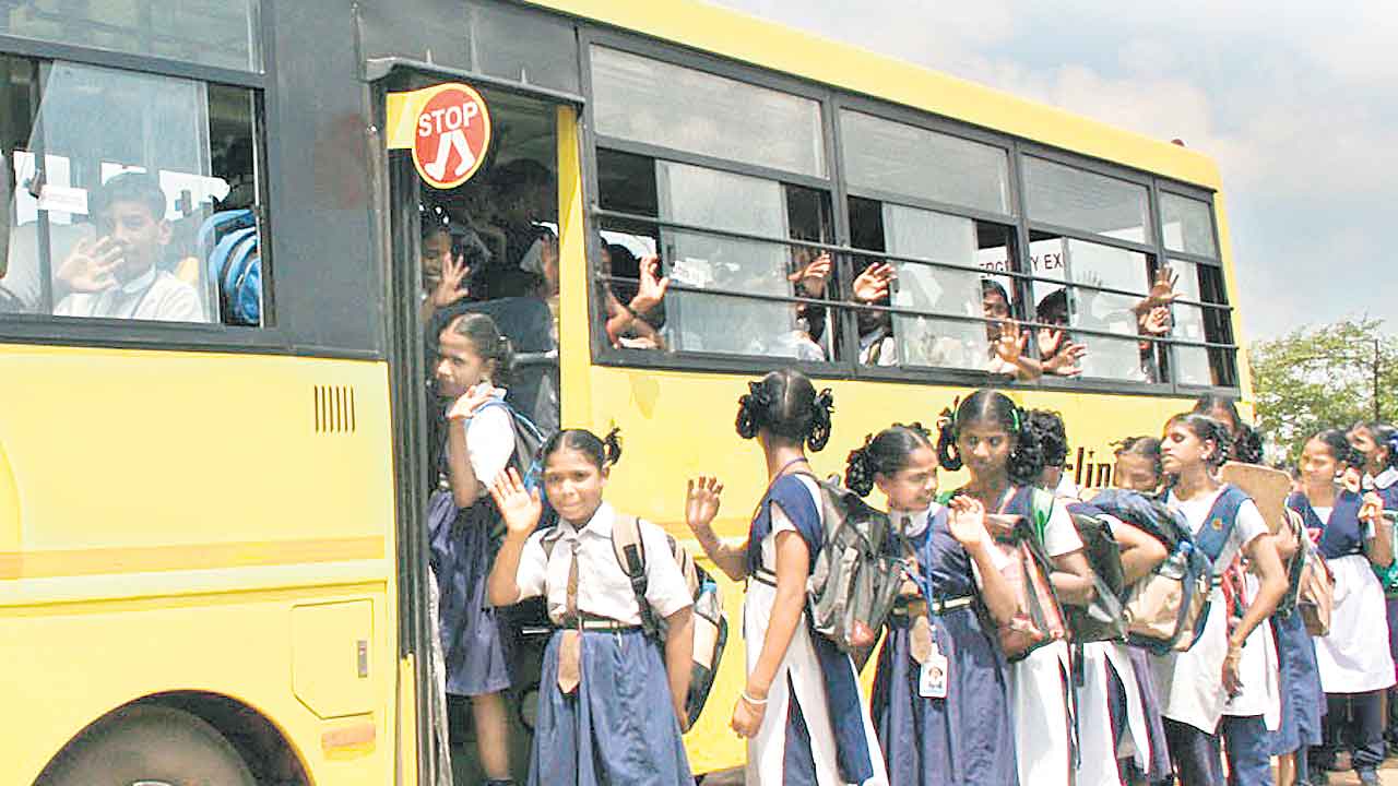 బడి బస్సు భద్రమేనా!
