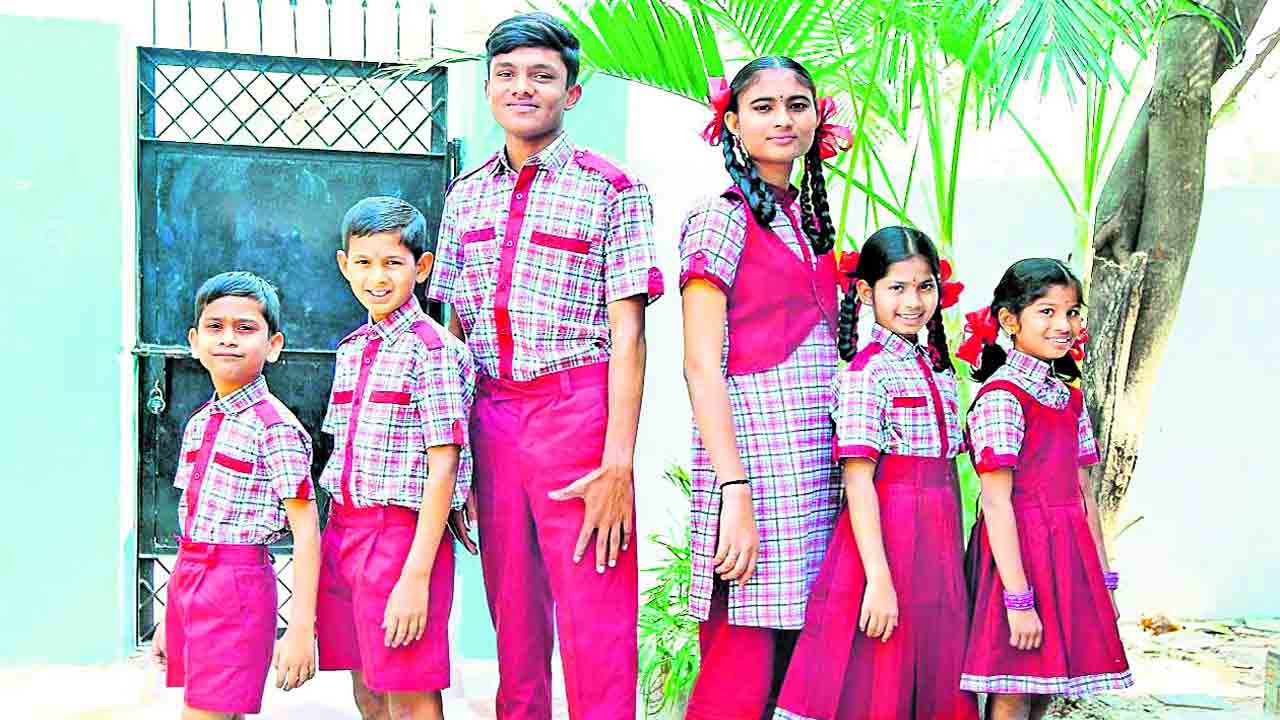 కుట్టేదెప్పుడు? ఇచ్చేదెన్నడు?