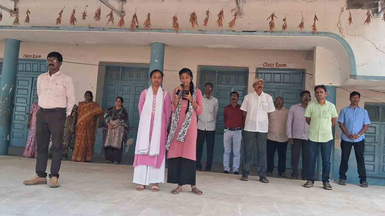 అమావాస్య అని.. 82 శాతం విద్యార్థులు గైర్హాజరు