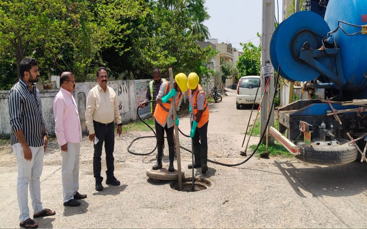 ‘వర్షాకాలంలో ప్రజలకు ఇబ్బందులు కలగకుండా ముందస్తు చర్యలు’