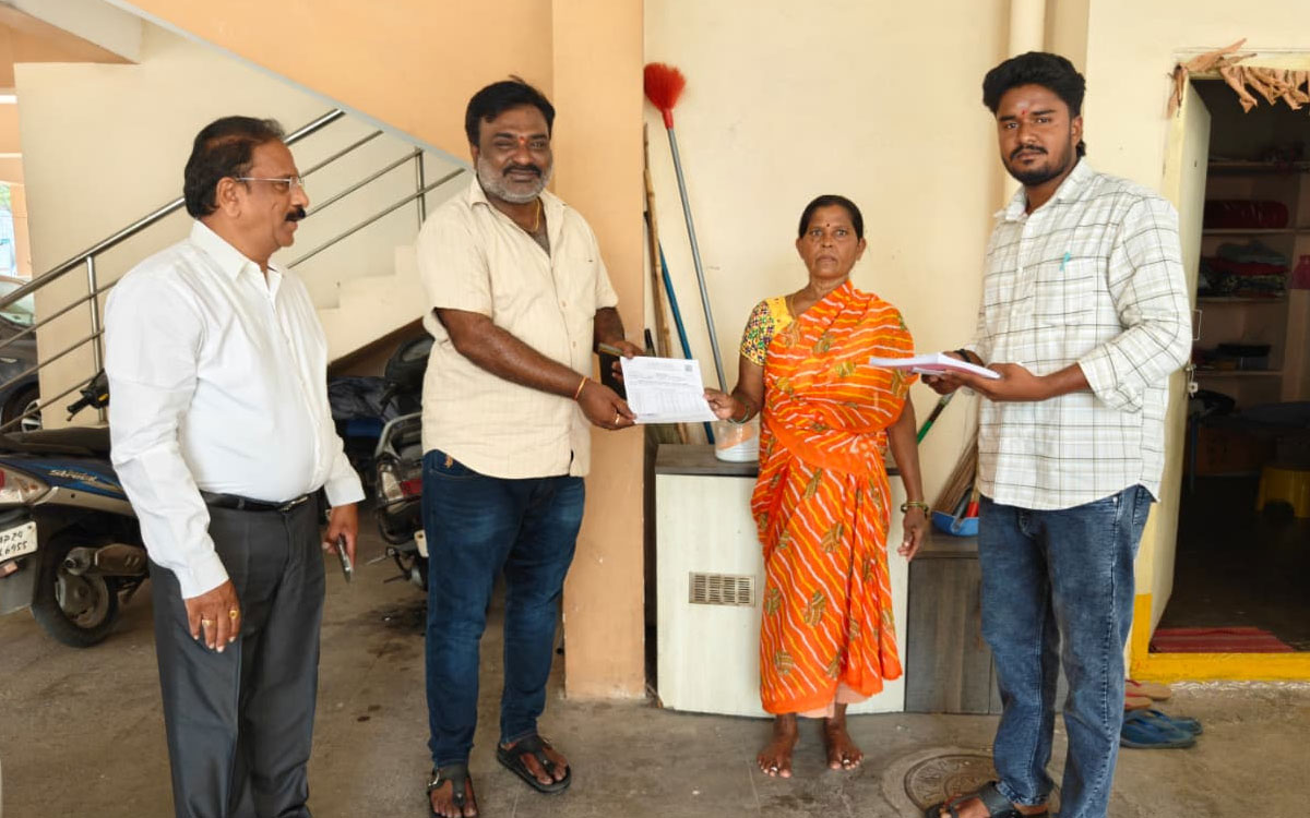 డిమాండ్ నోటీసుల పంపిణీపై న‌ల్ల‌గొండ‌ కమిషనర్ ఆకస్మిక తనిఖీ